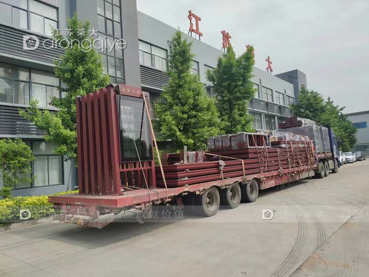 山東智慧公交候車亭第十批裝車發(fā)貨完成