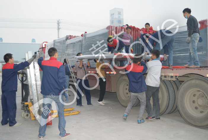 閱報欄裝車圖一