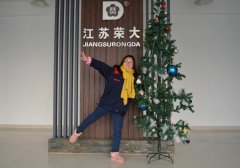 江蘇榮大候車亭生產(chǎn)廠家的暖心圣誕節(jié)