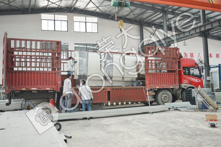 山東公交候車亭裝車圖三