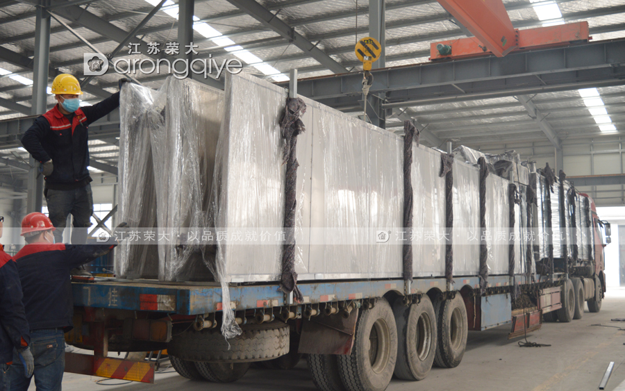 河北不銹鋼公交站臺(tái)裝車圖二