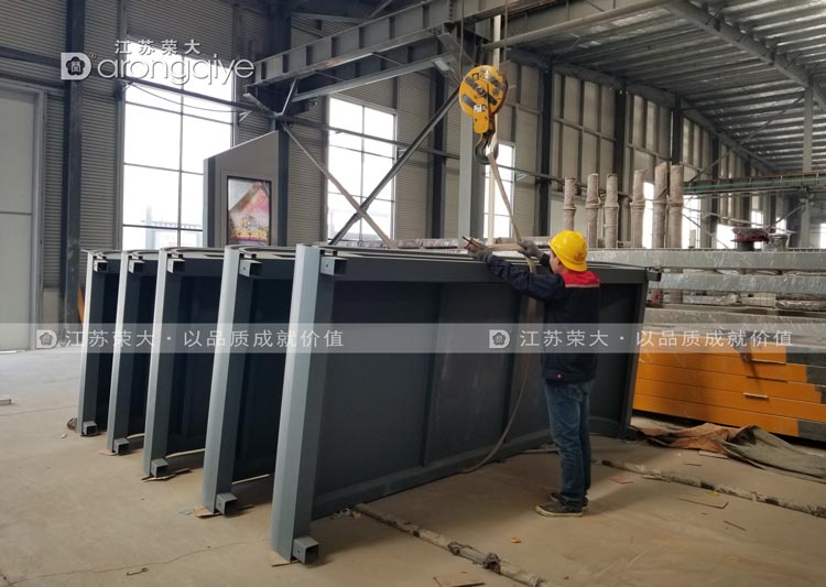 第五批揚(yáng)州智能公交站臺發(fā)貨圖一