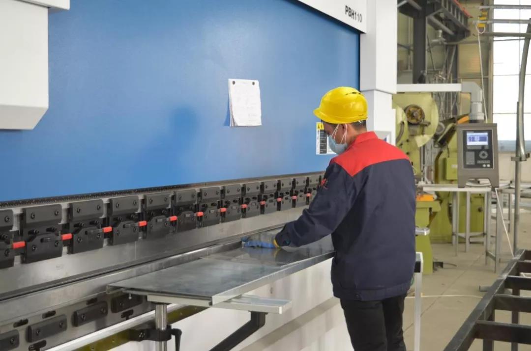 榮大候車亭,候車亭生產